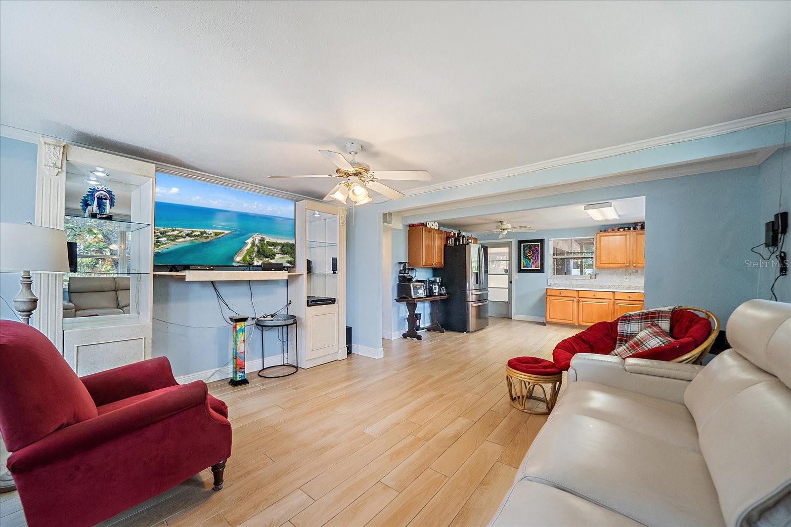 Listing Image #3