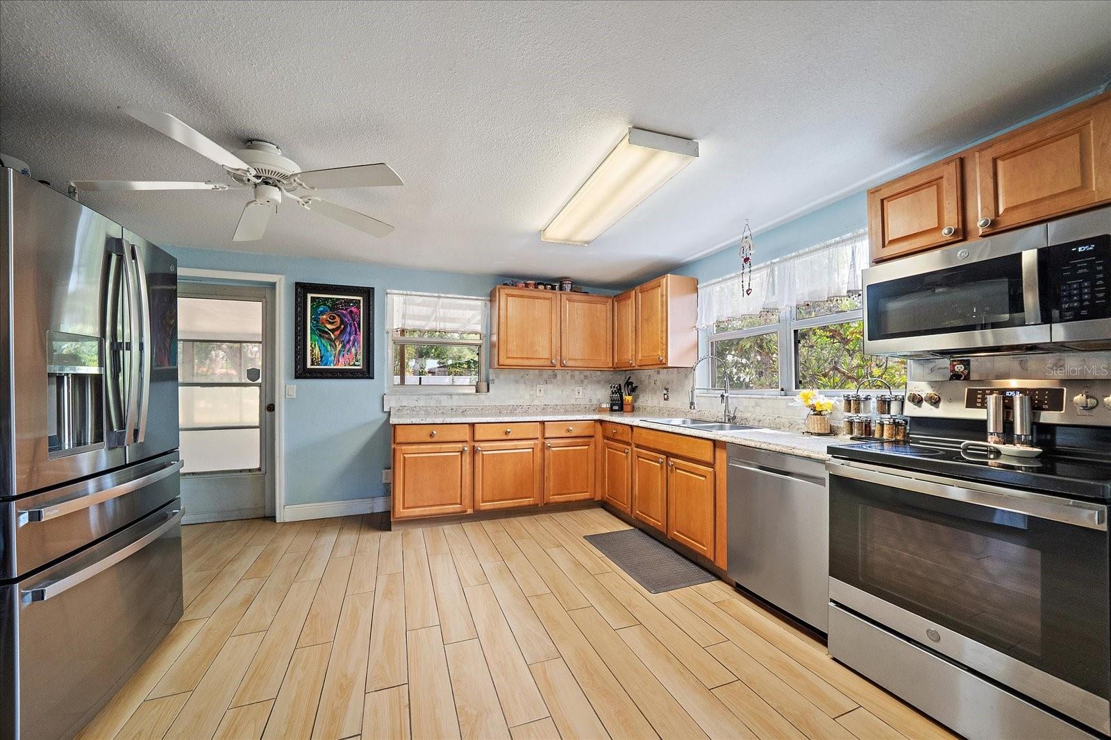 Listing Image #5