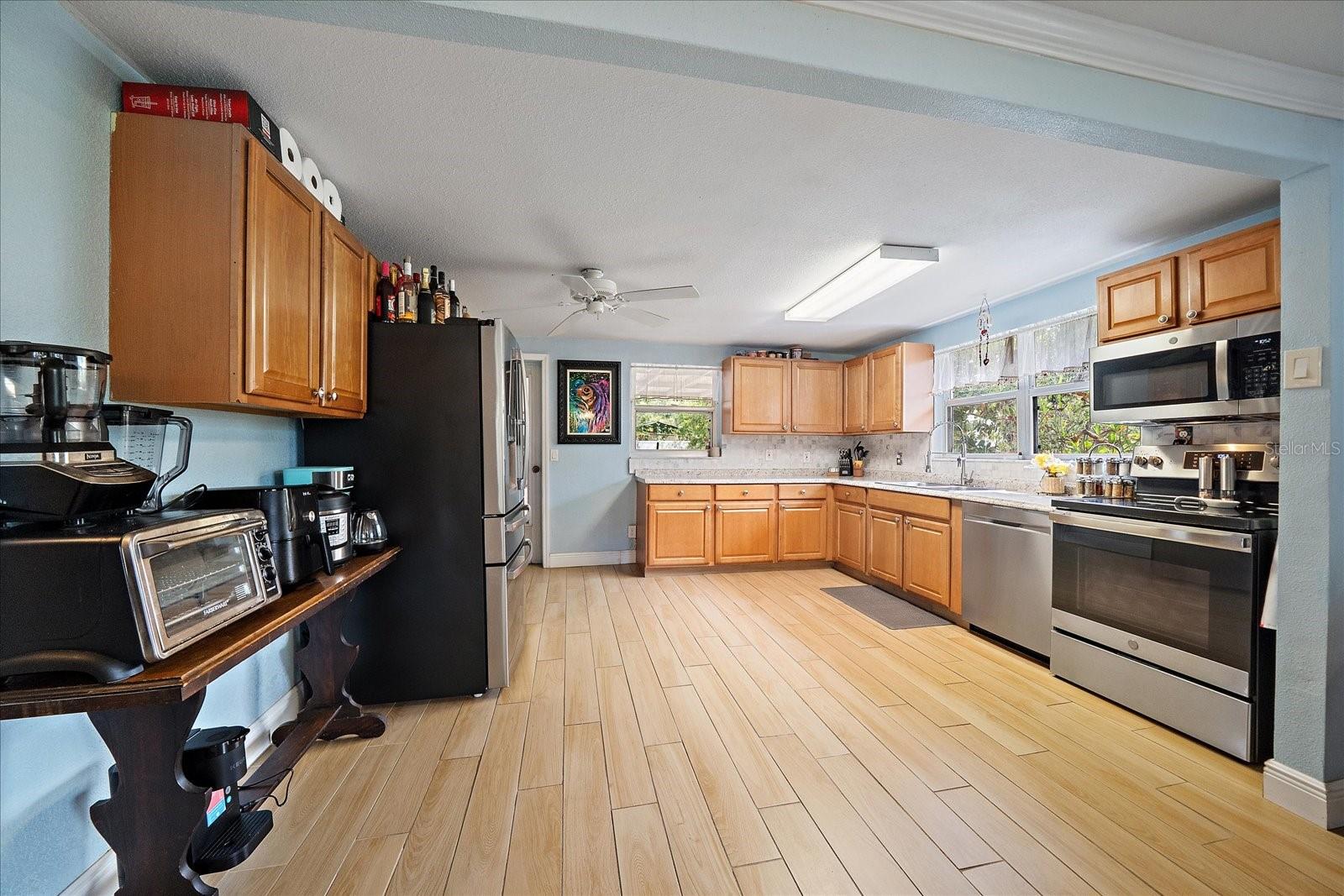 Listing Image #7