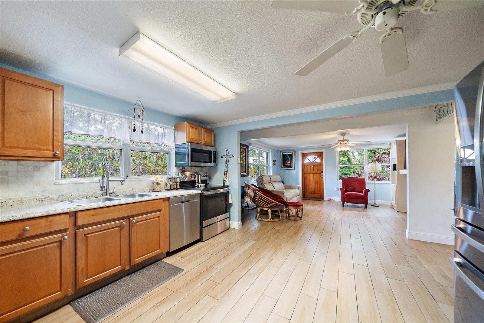 Listing Image #8