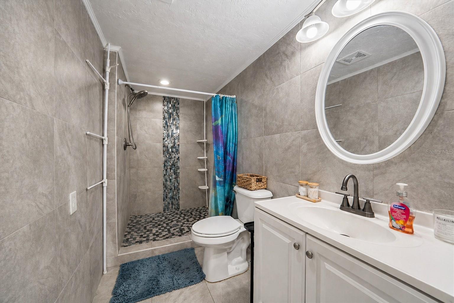 Listing Image #9