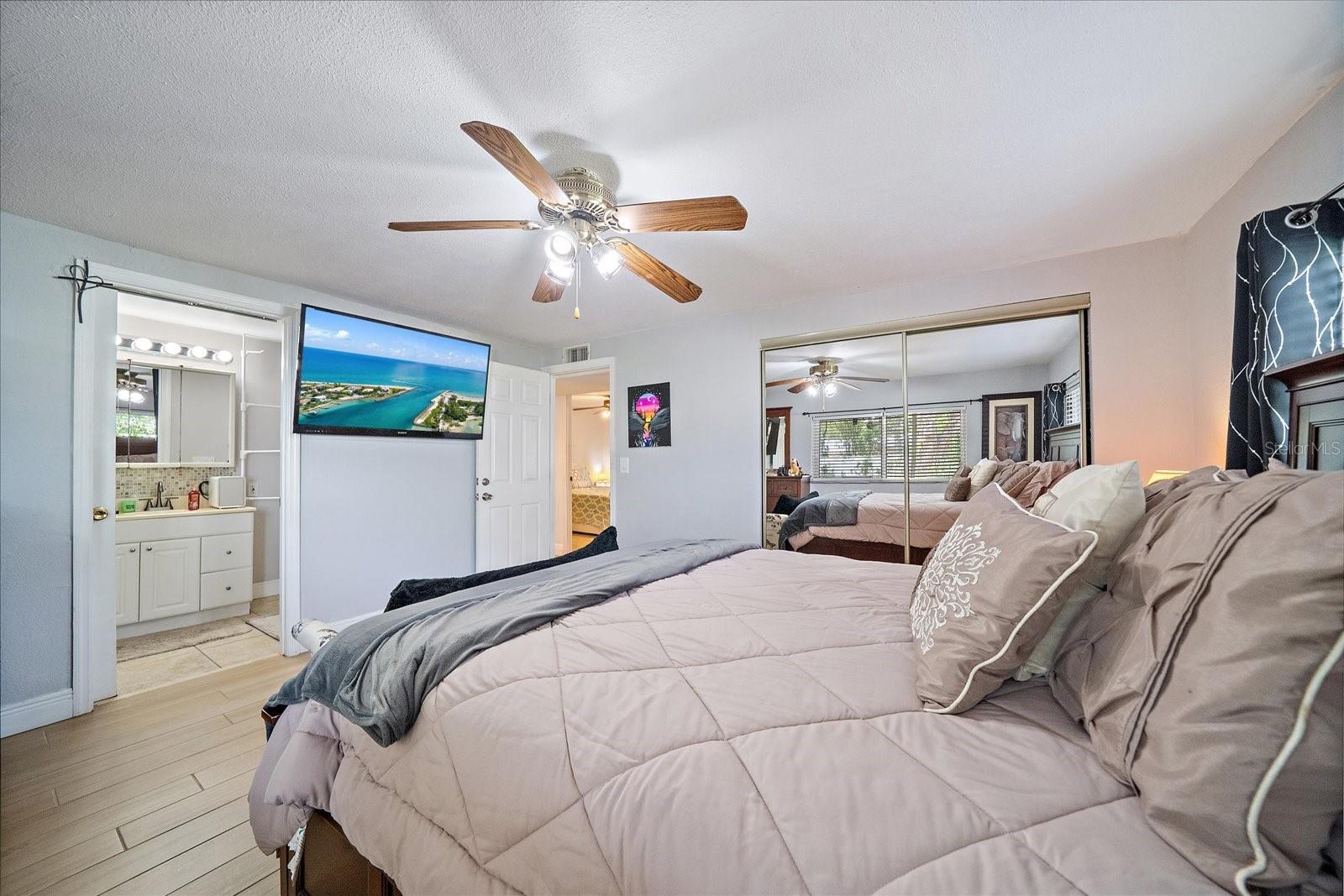 Listing Image #12