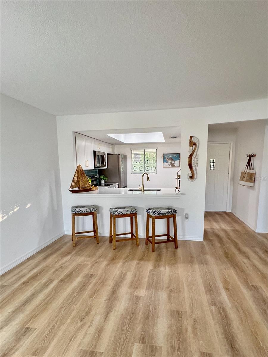 Listing Image #9