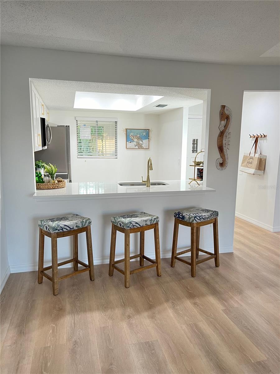Listing Image #12