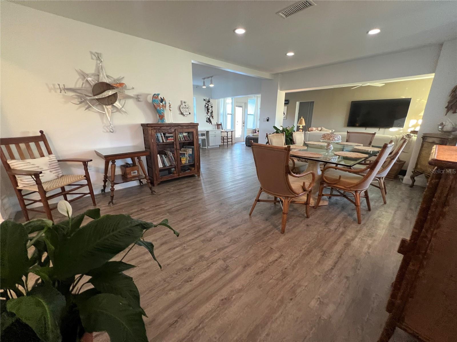 Listing Image #6