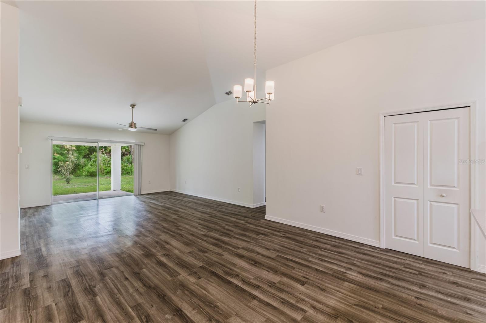Listing Image #13