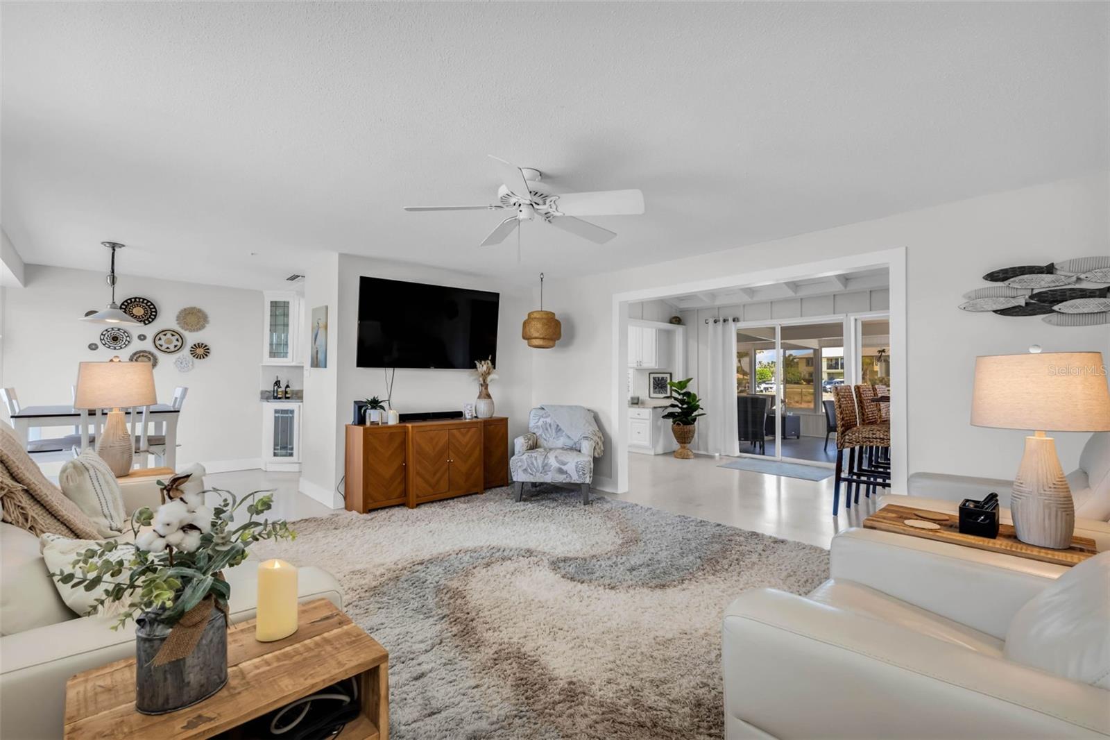 Listing Image #11