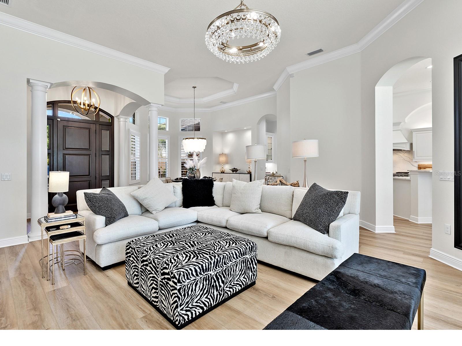 Listing Image #12