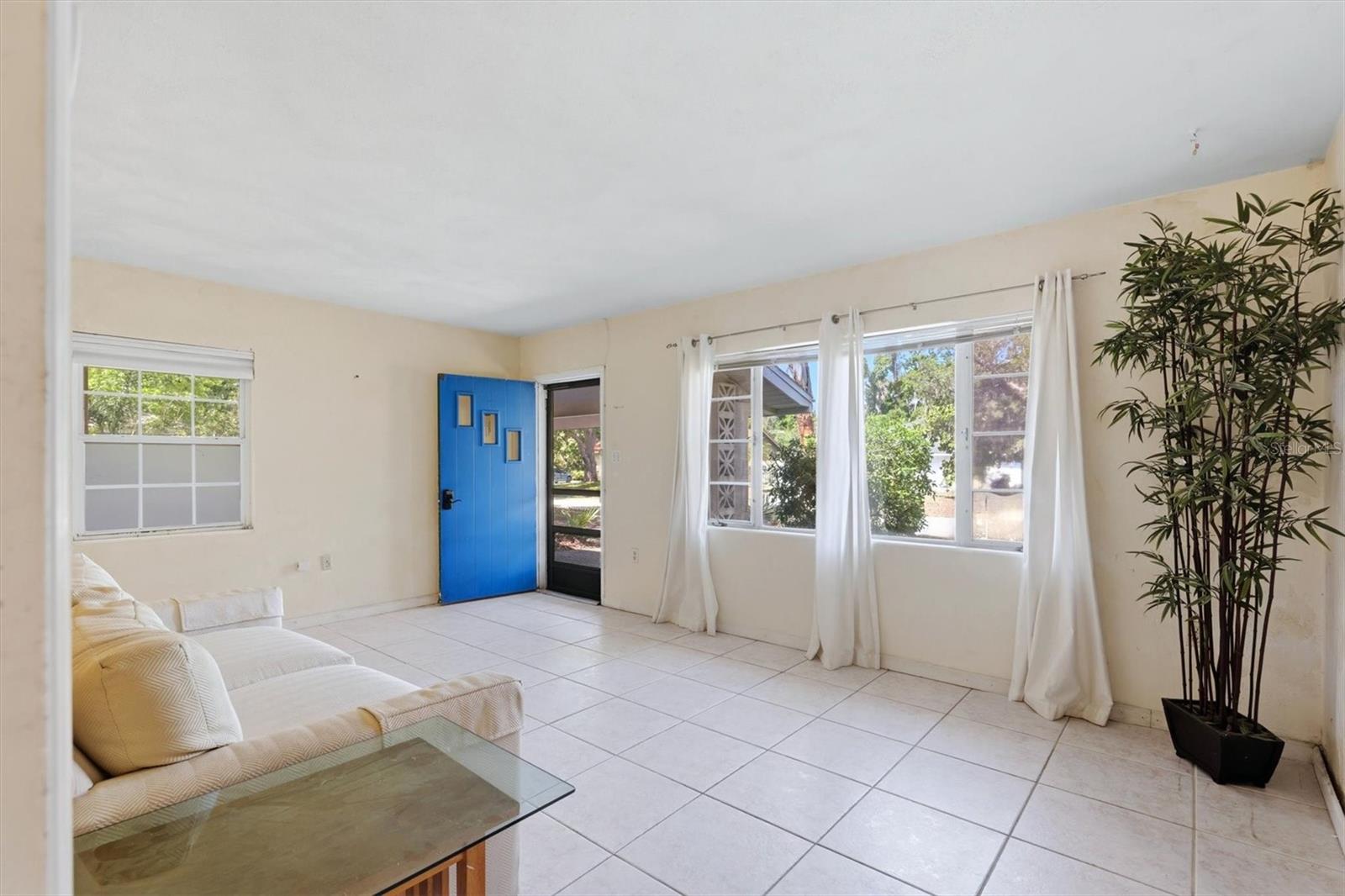 Listing Image #11