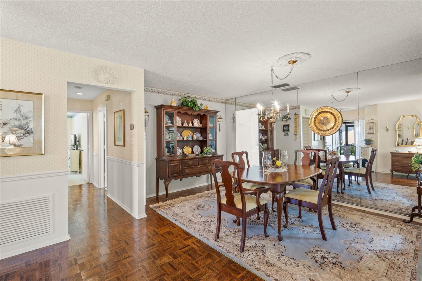 Listing Image #5