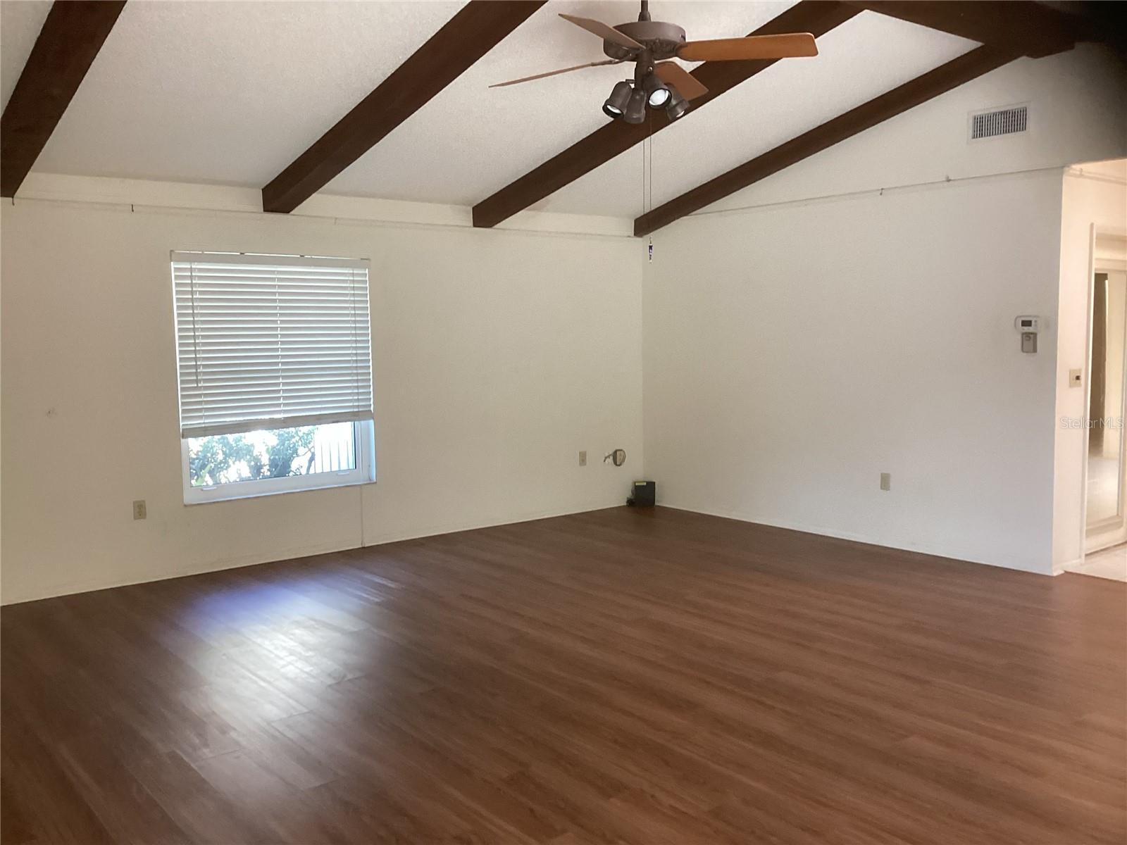 Listing Image #7