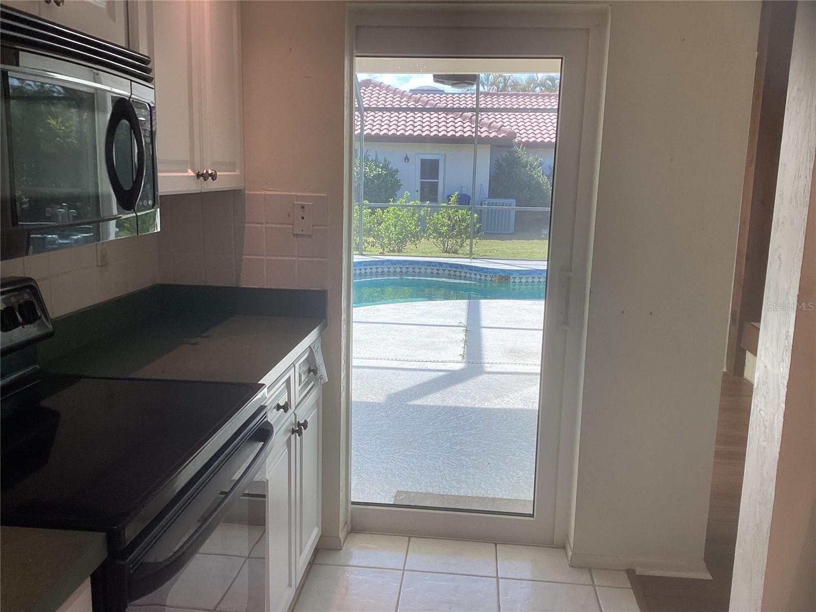 Listing Image #12