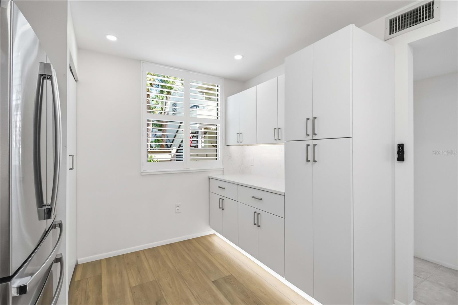 Listing Image #7