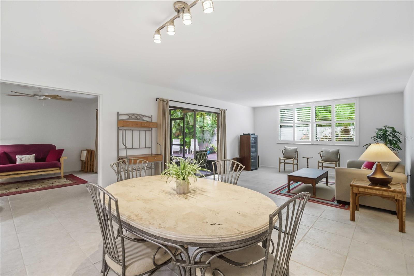Listing Image #12