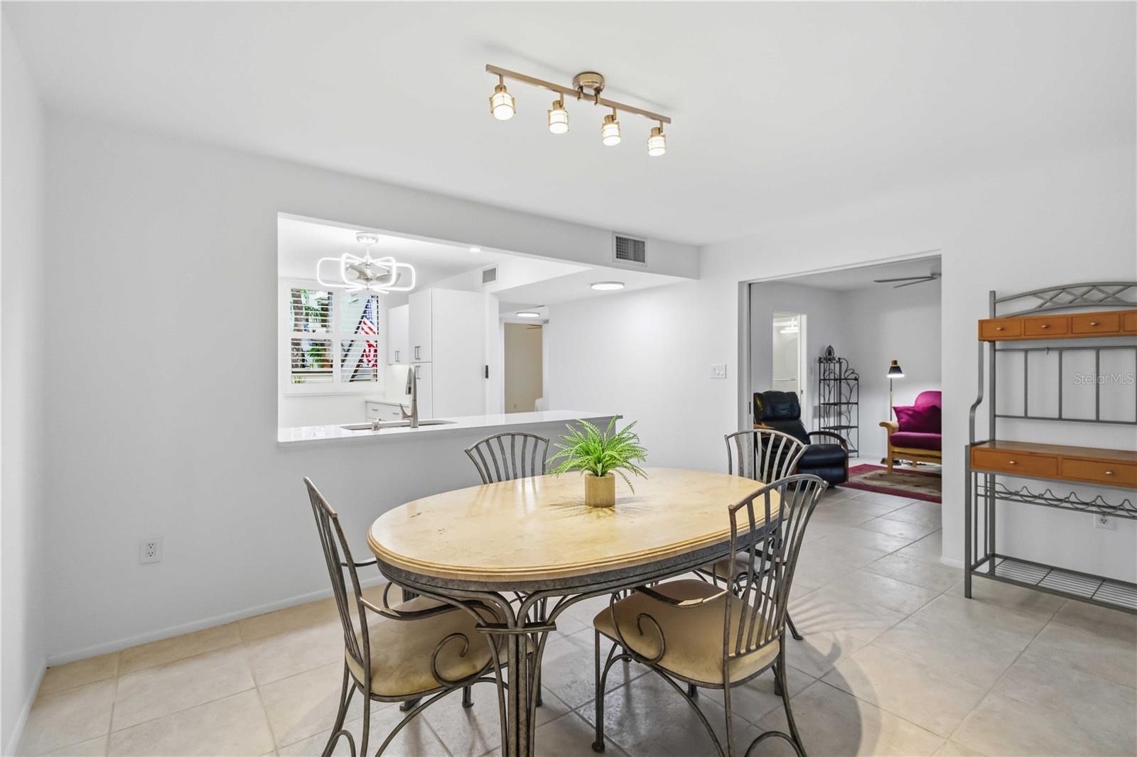Listing Image #13