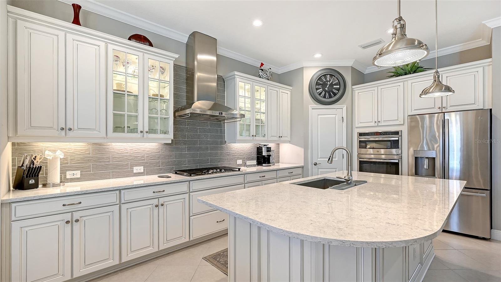 Listing Image #12