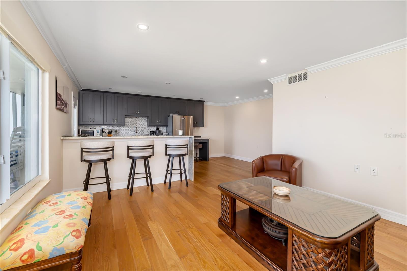 Listing Image #12