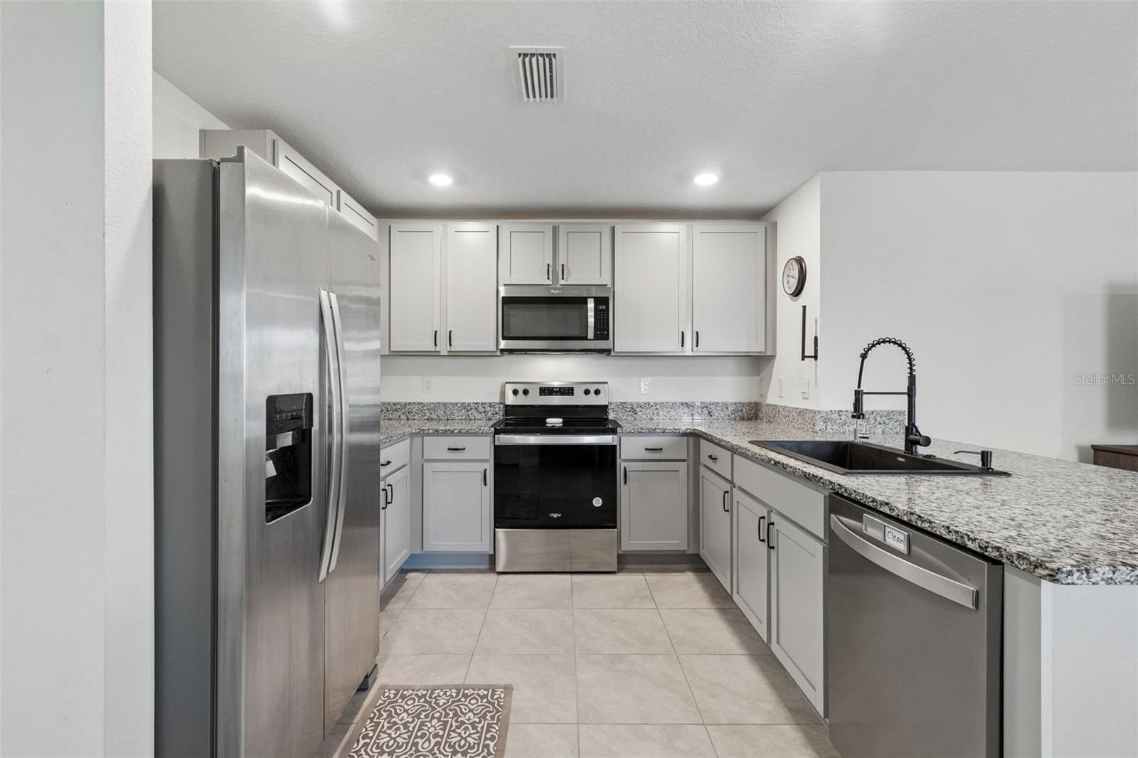 Listing Image #4