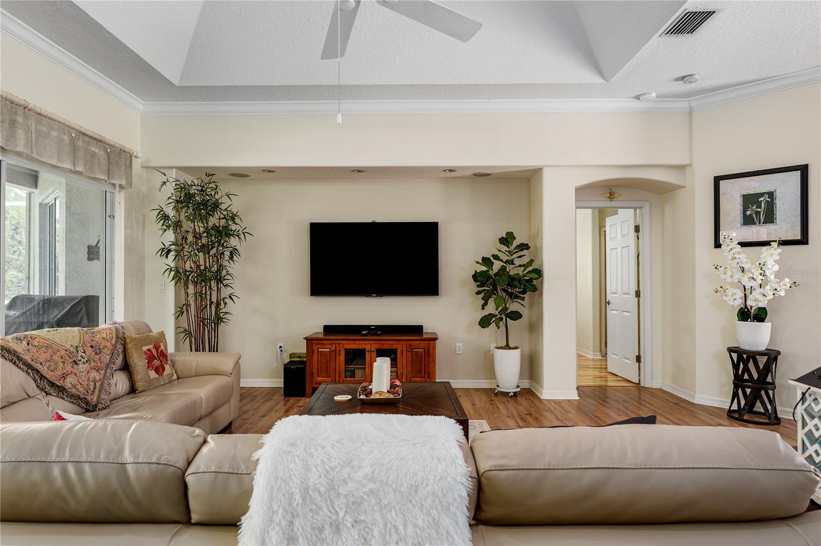 Listing Image #9