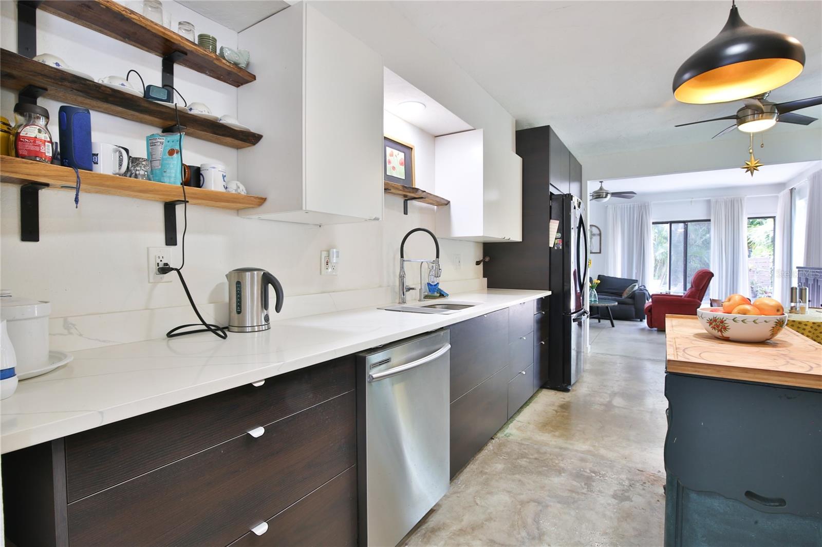 Listing Image #8
