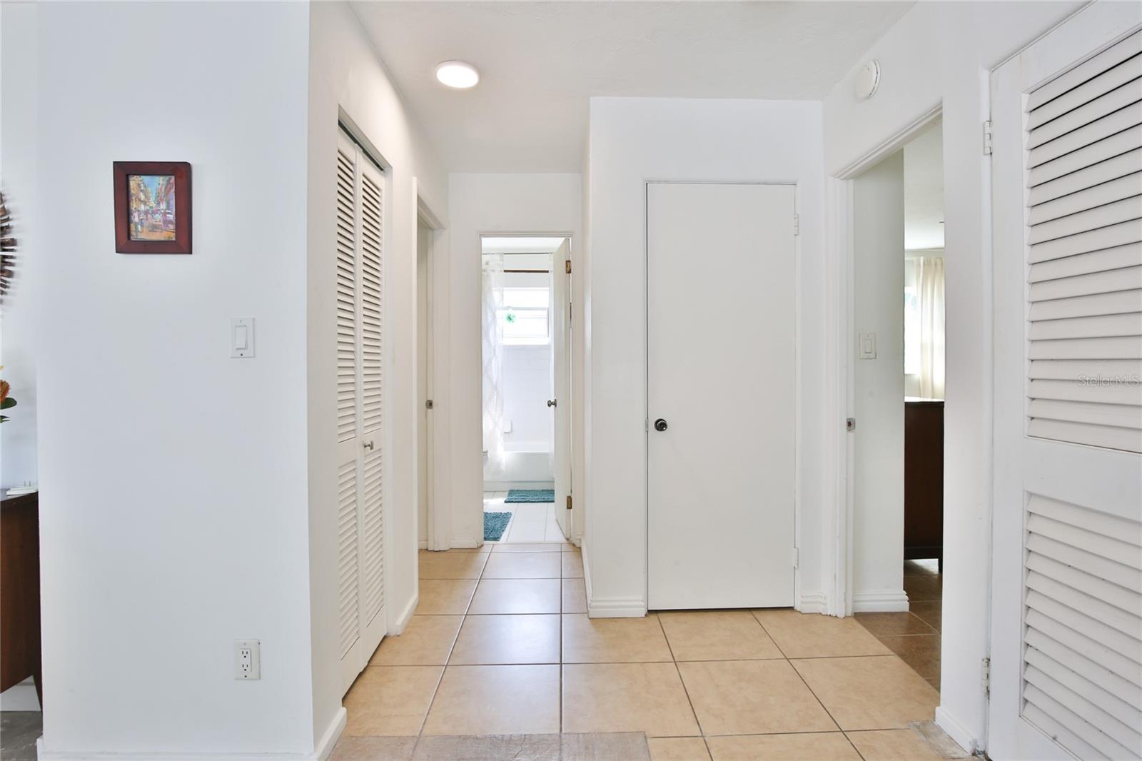 Listing Image #12