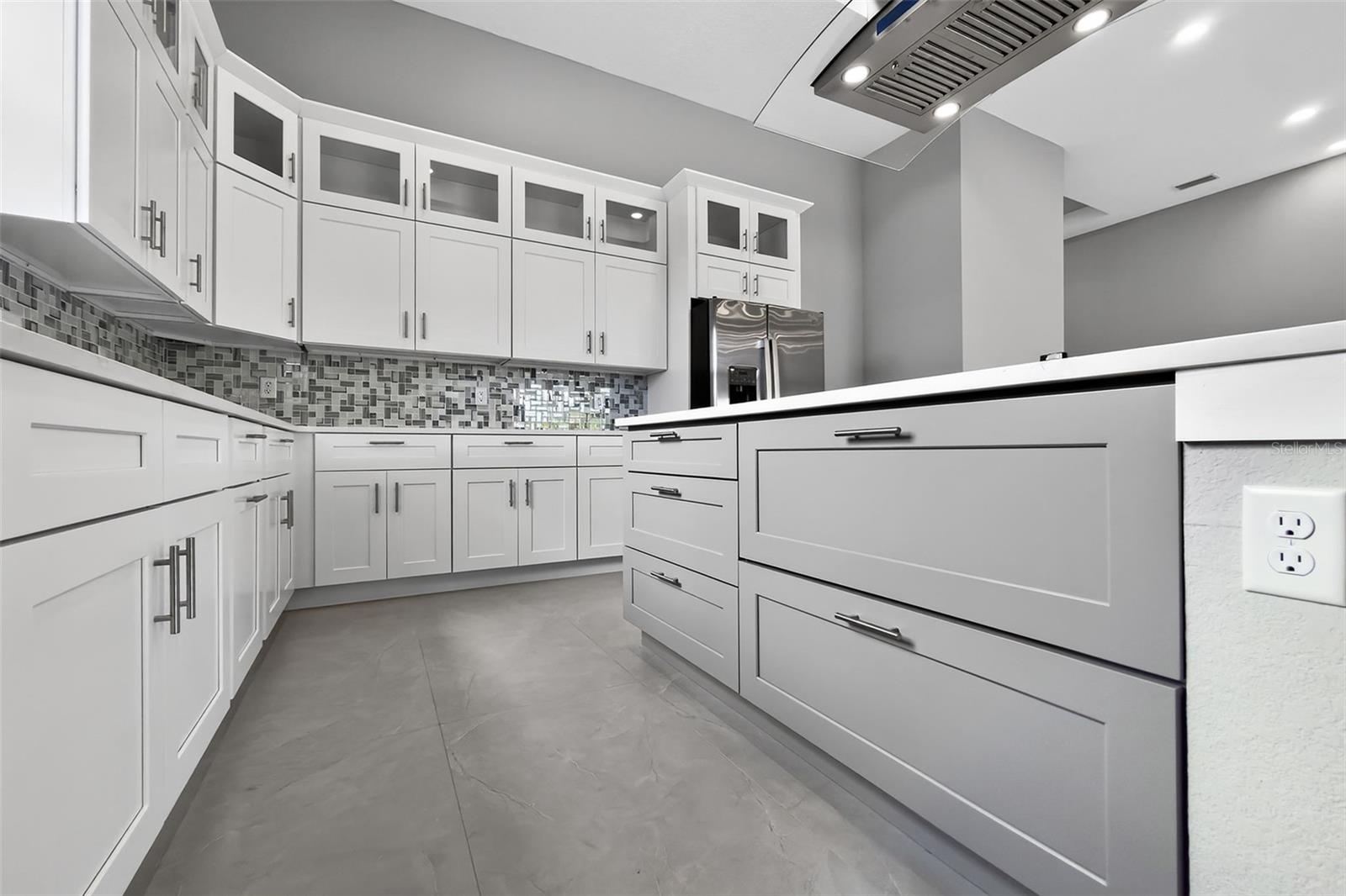 Listing Image #12
