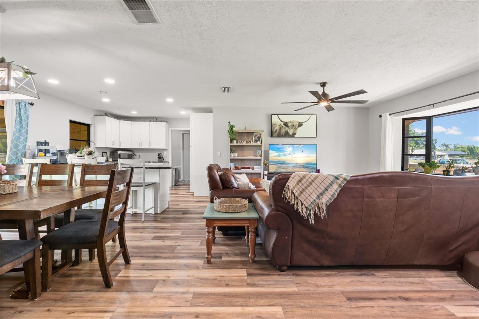 Listing Image #13