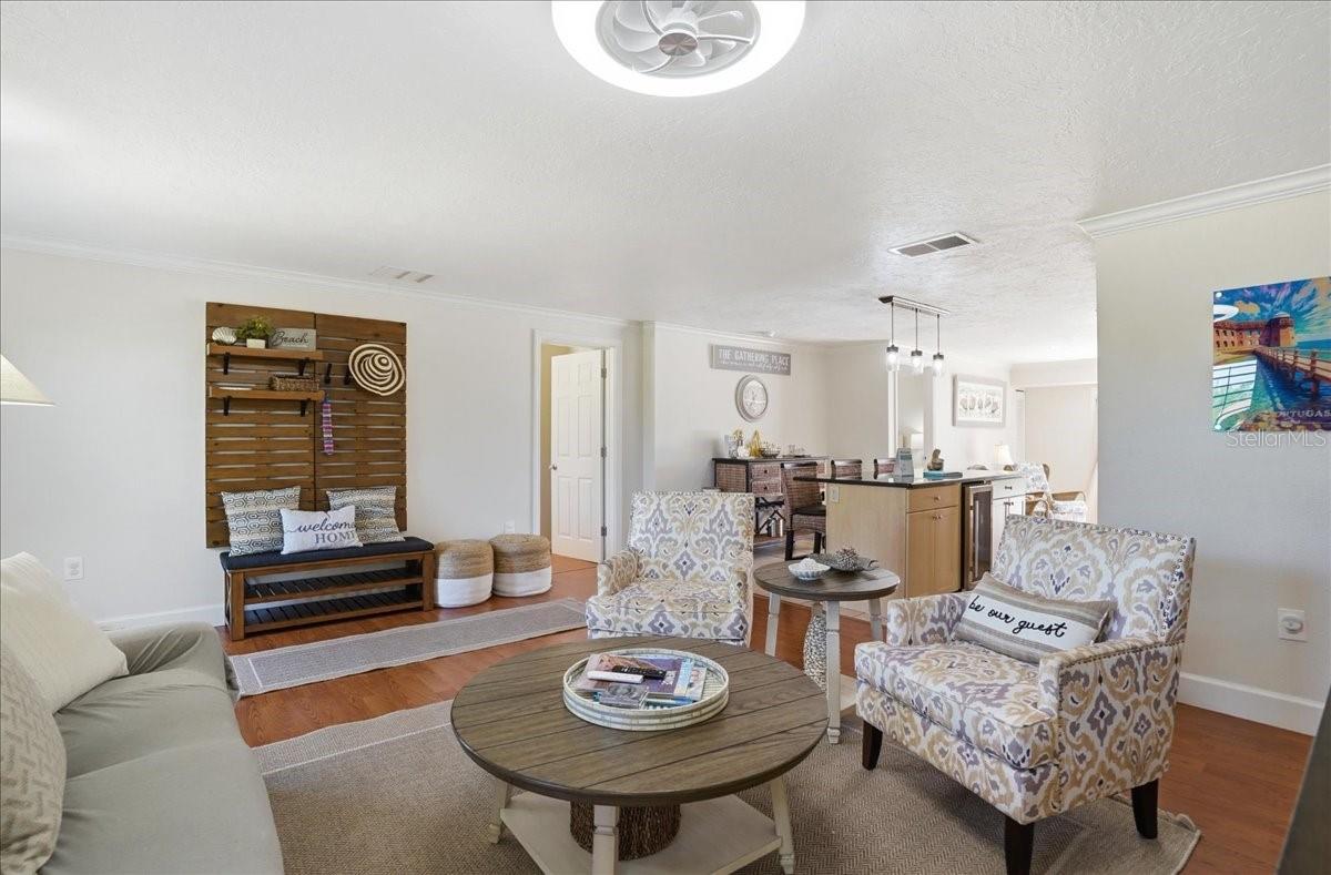 Listing Image #9