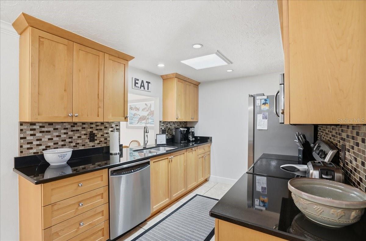 Listing Image #12
