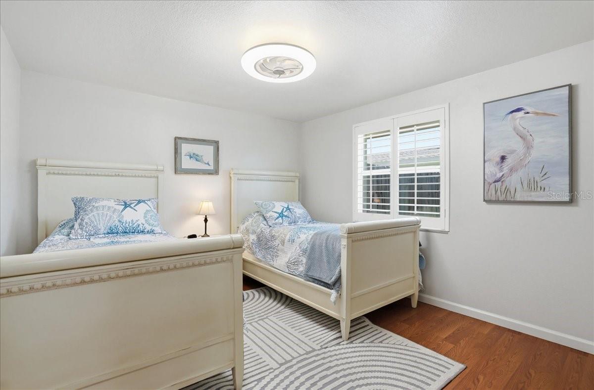 Listing Image #25