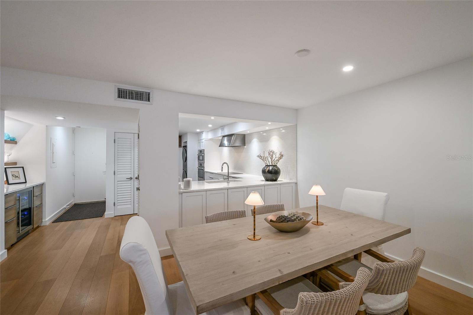 Listing Image #7