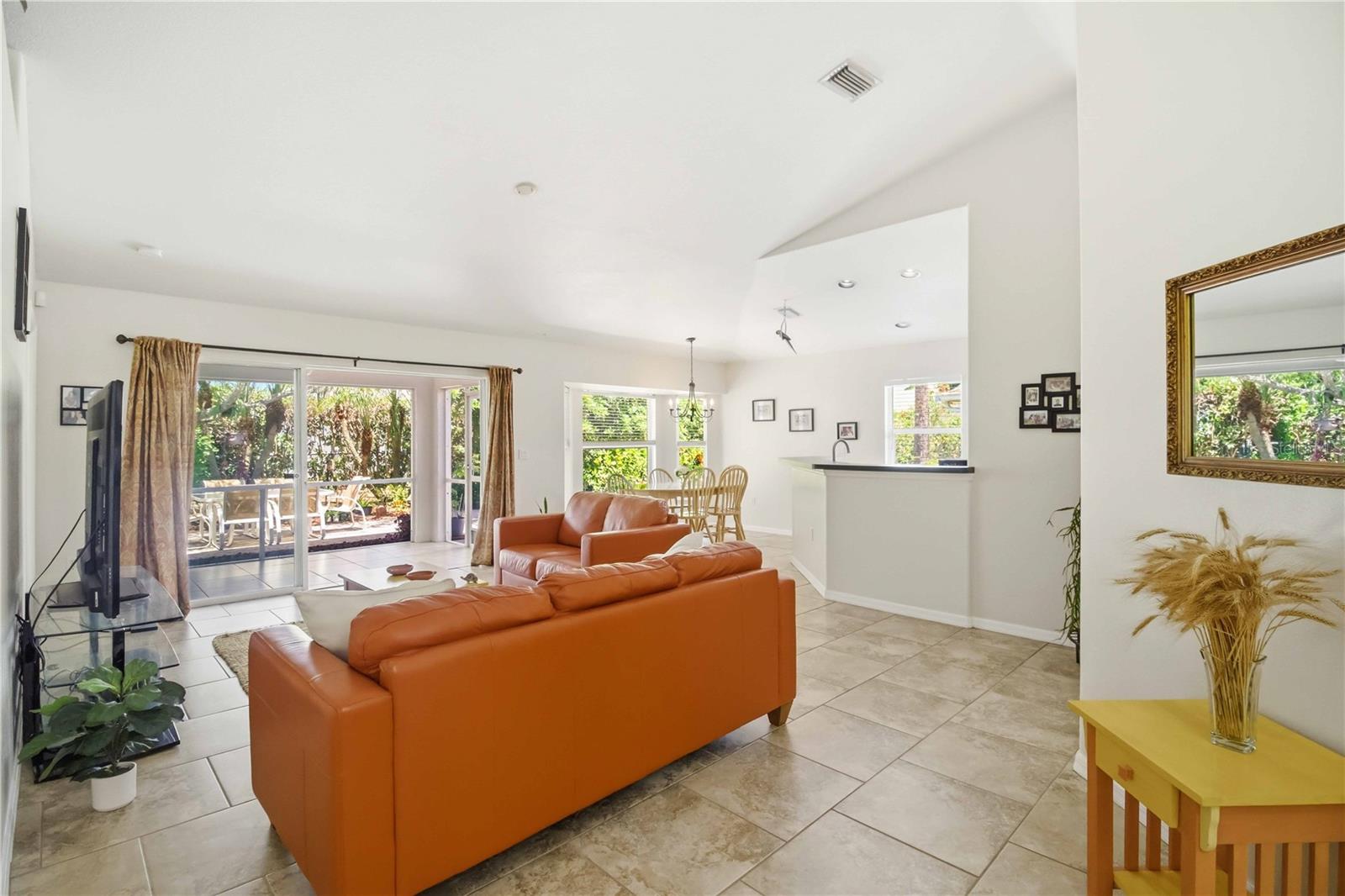 Listing Image #7