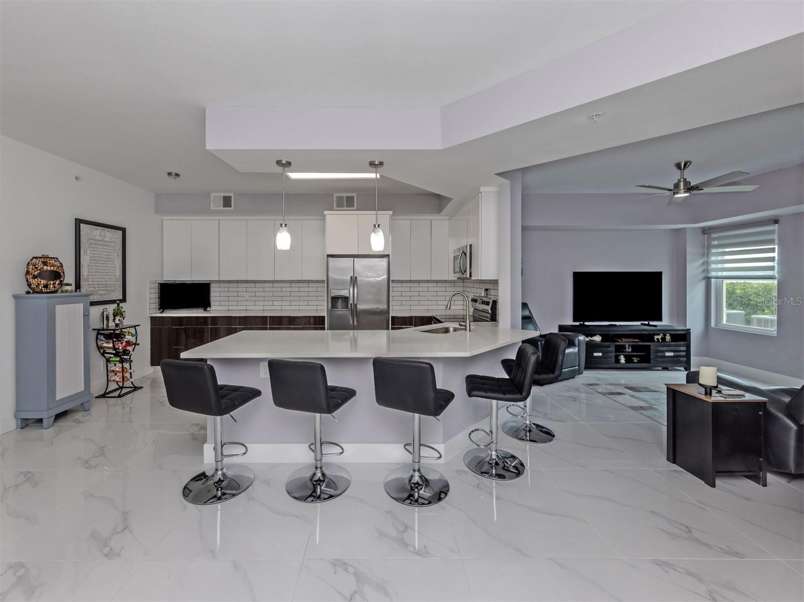 Listing Image #8
