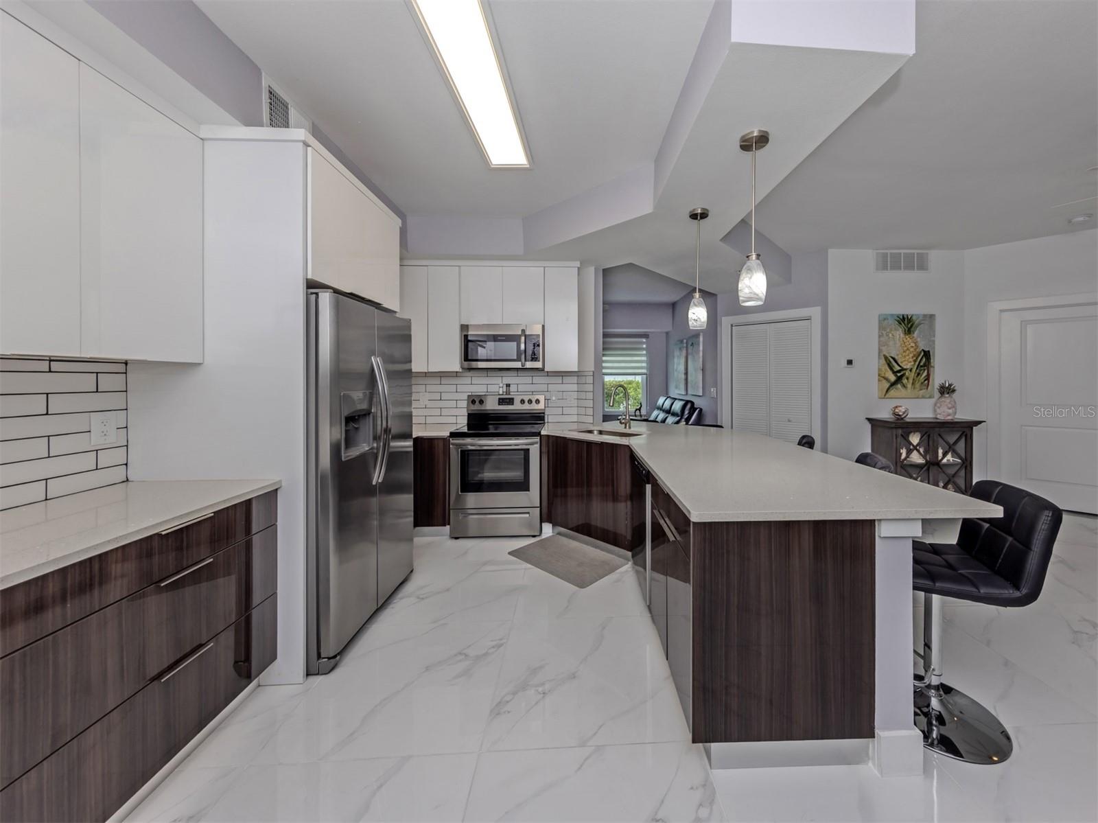 Listing Image #10