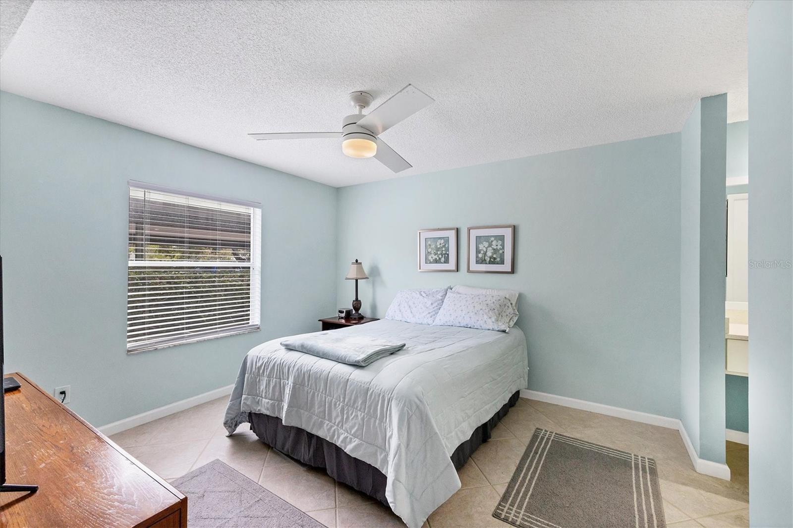 Listing Image #9
