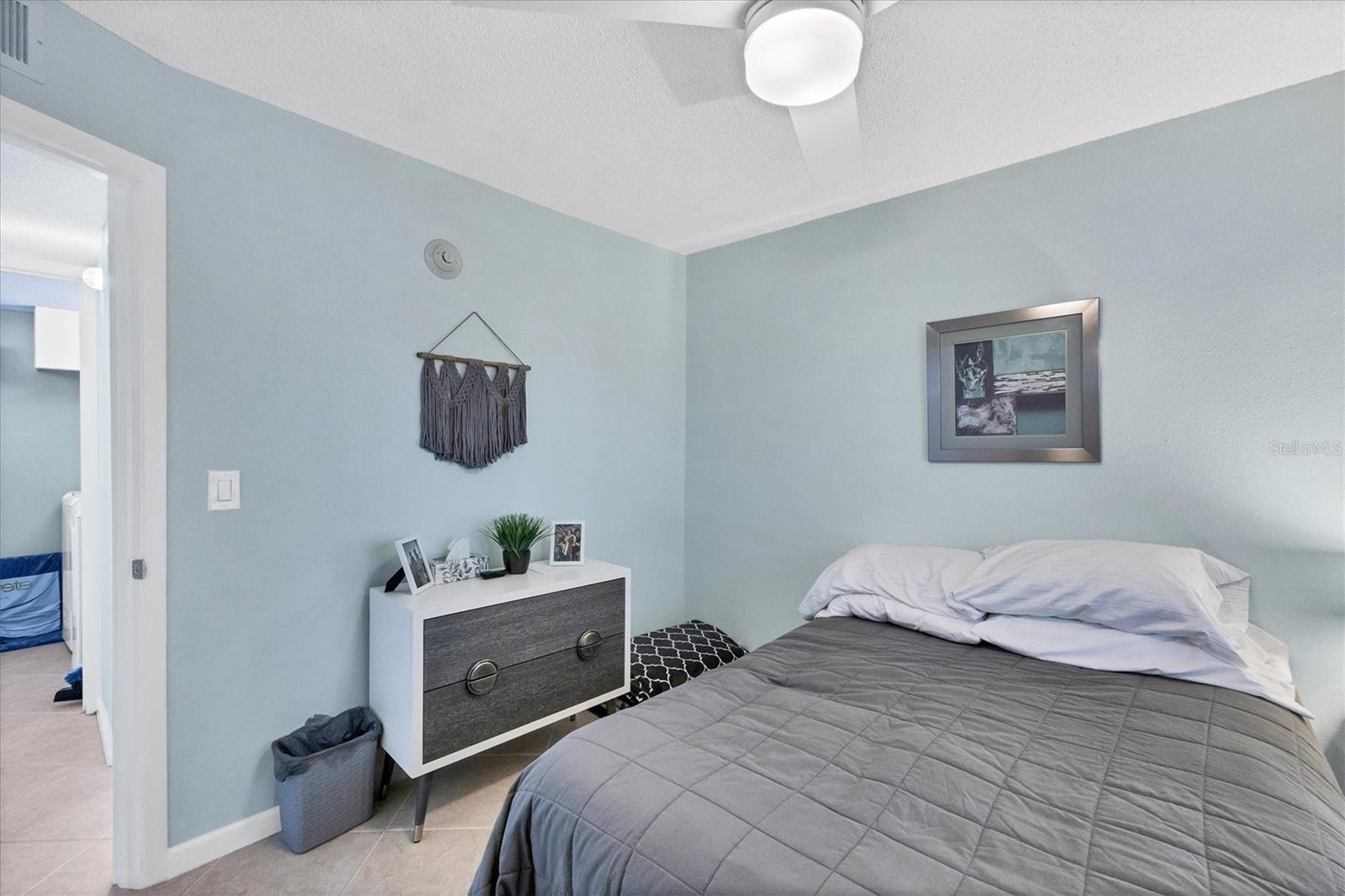 Listing Image #12