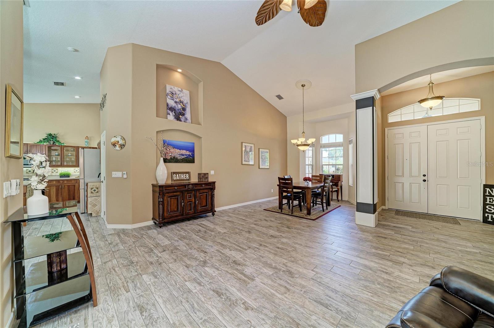 Listing Image #11