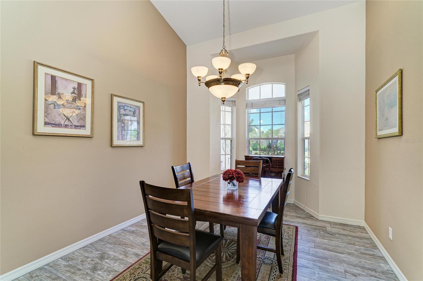 Listing Image #12