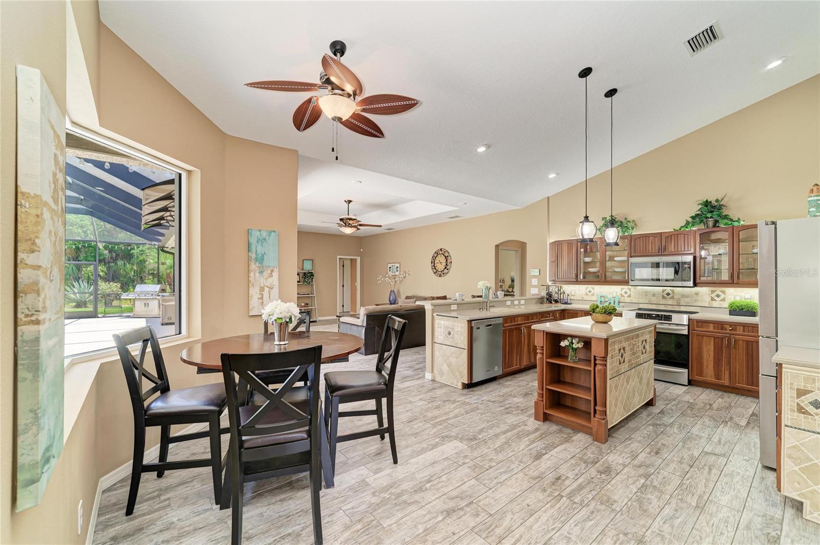 Listing Image #15