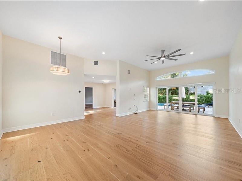 Listing Image #8