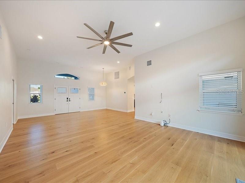 Listing Image #9