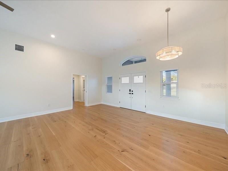 Listing Image #11