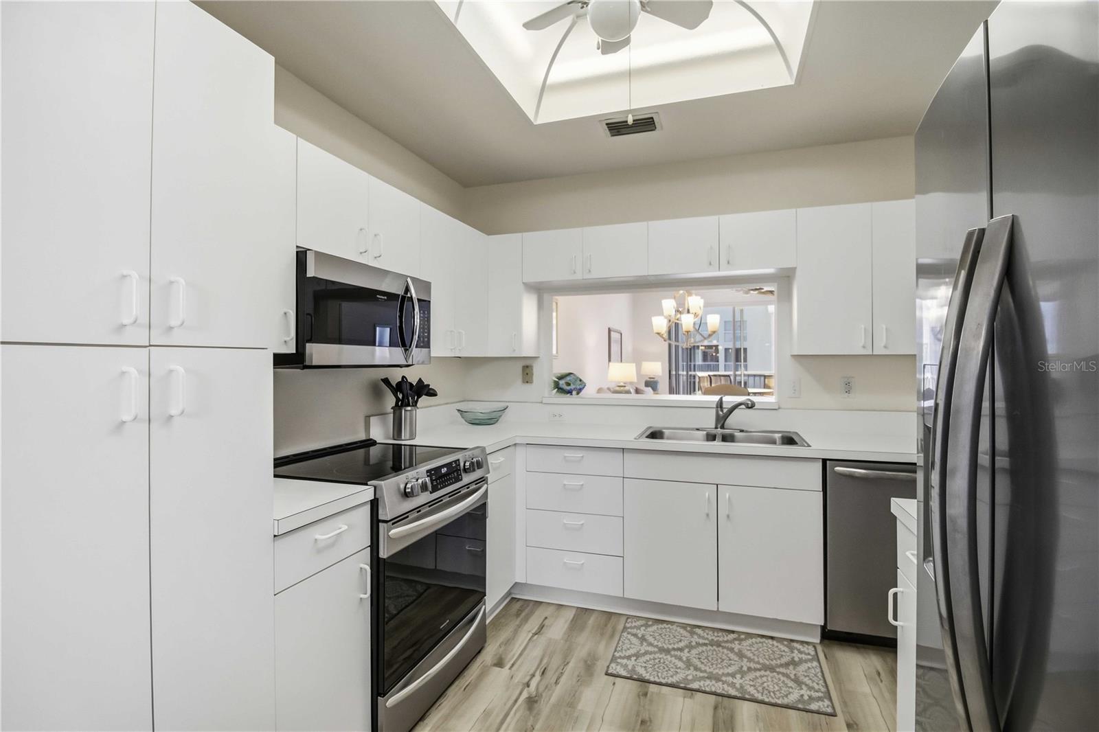 Listing Image #8