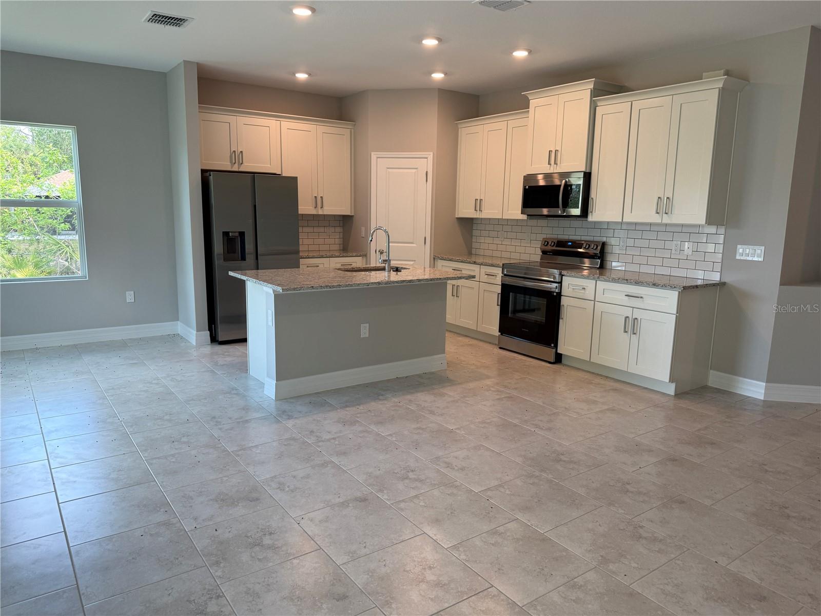 Listing Image #5