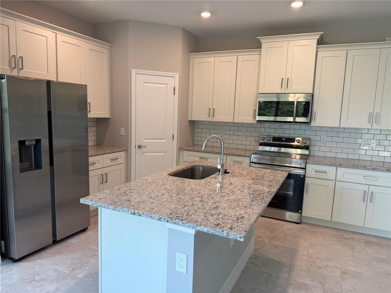 Listing Image #6