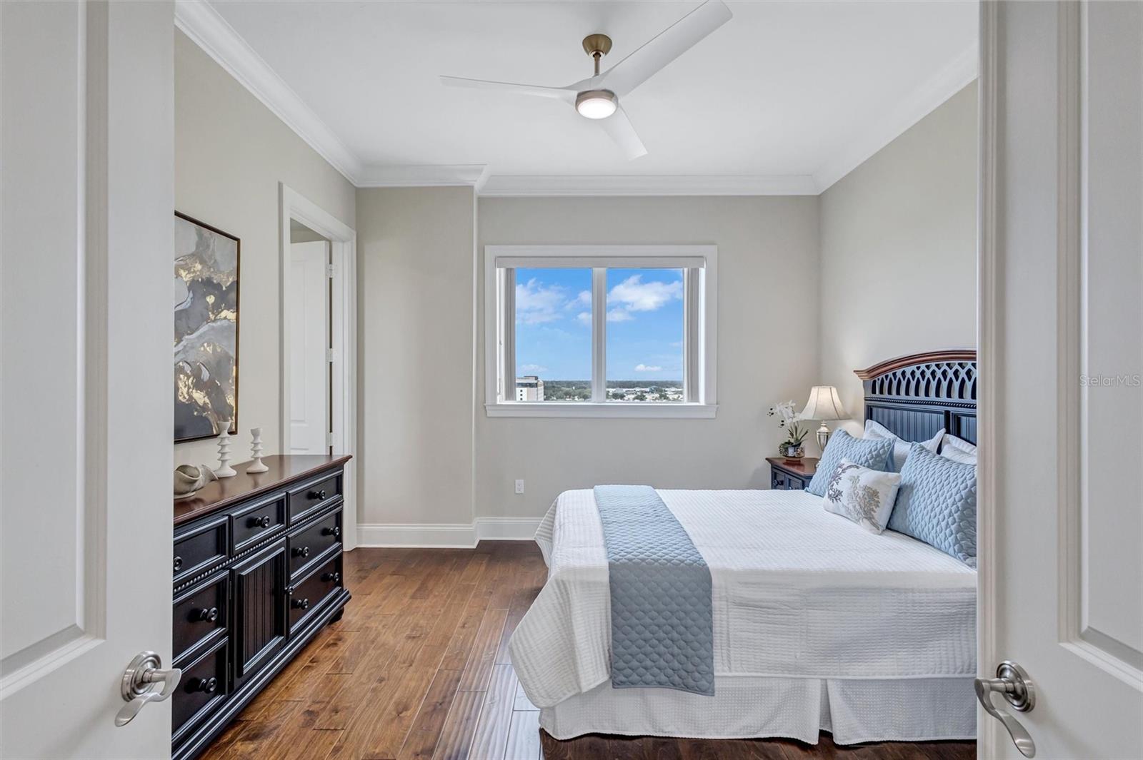 Listing Image #15