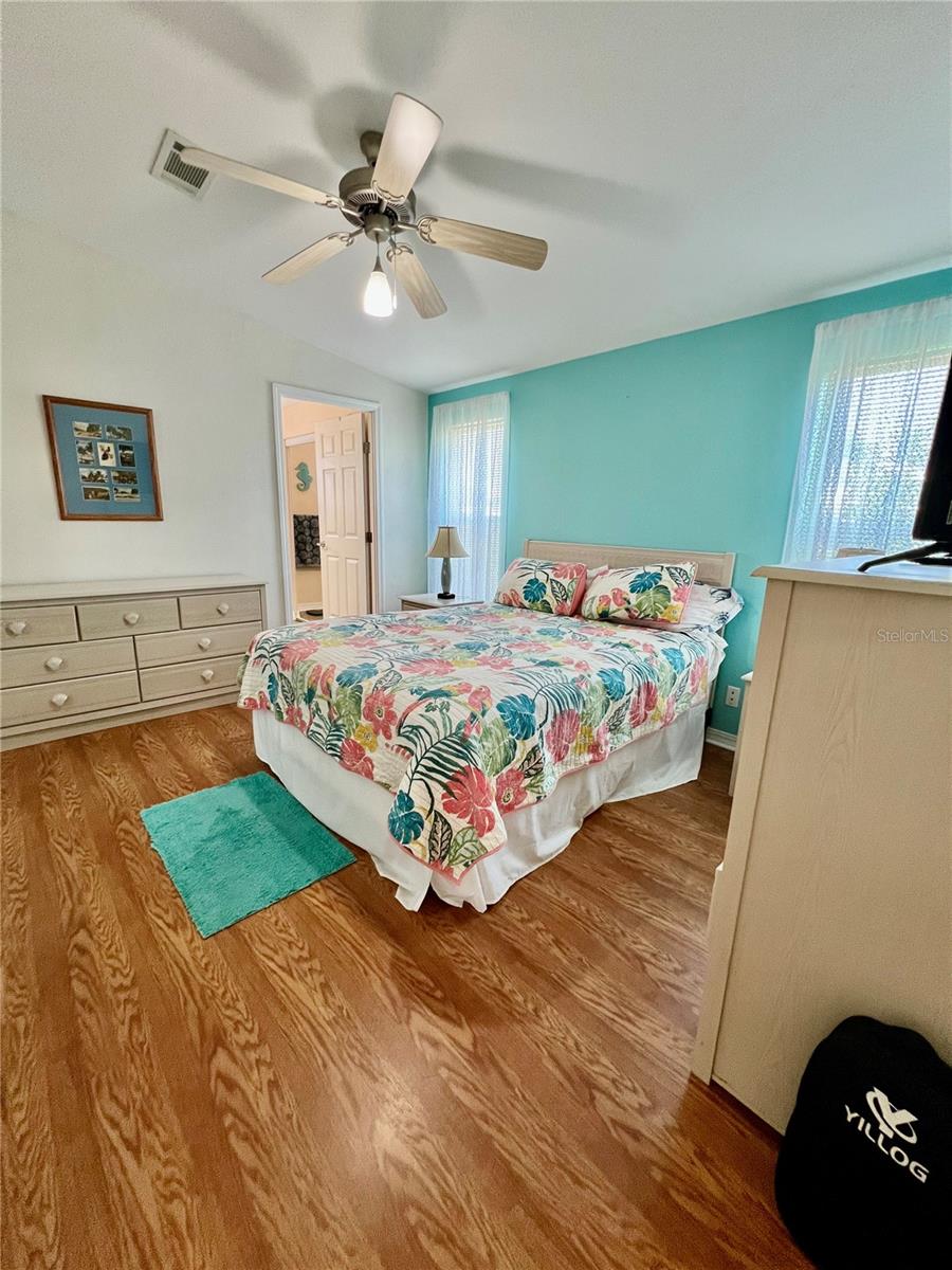 Listing Image #11