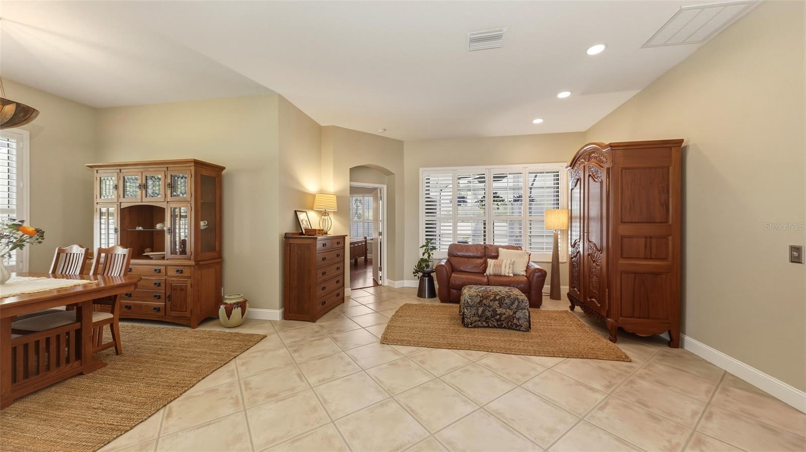 Listing Image #8