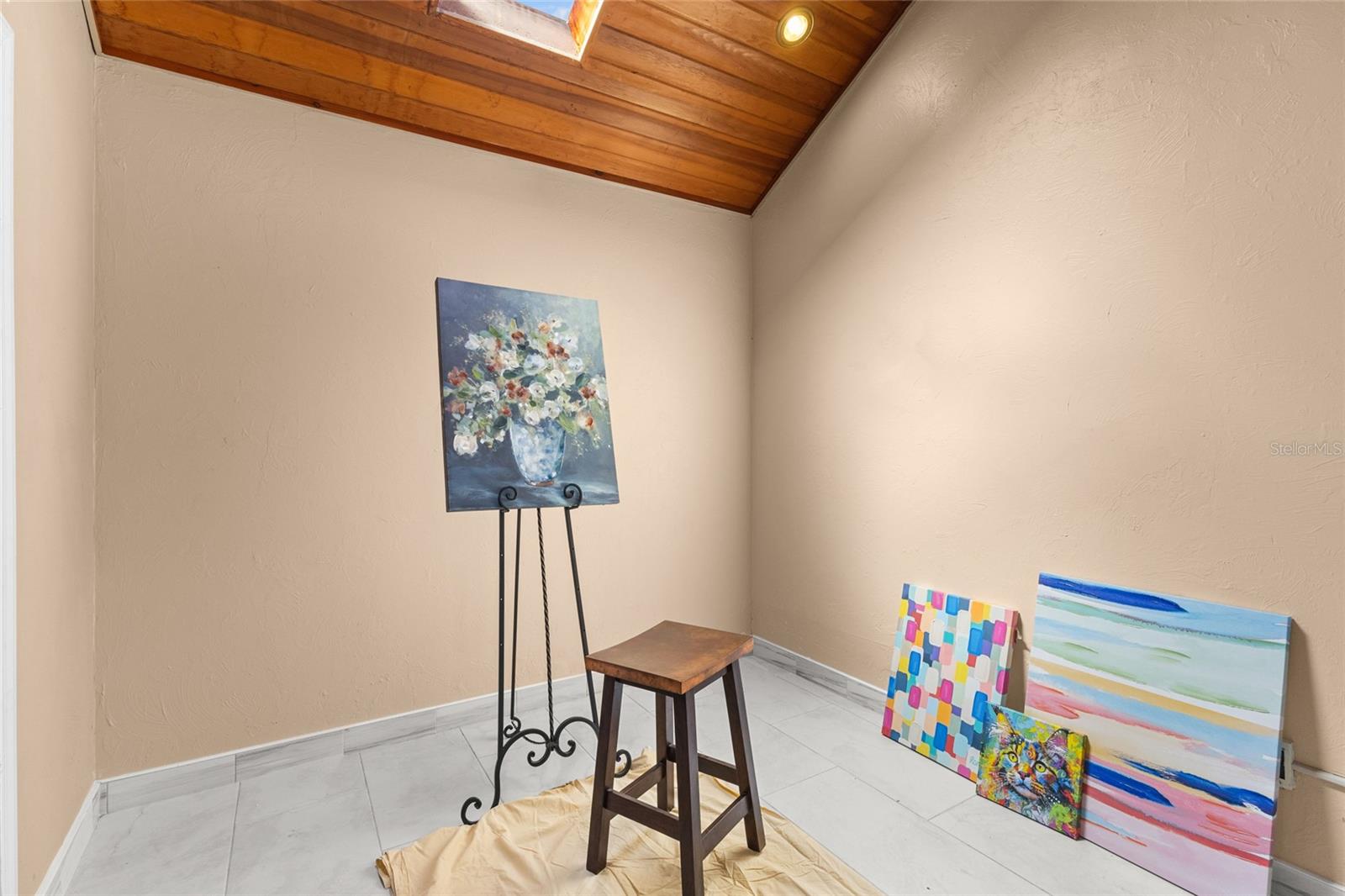 Listing Image #17