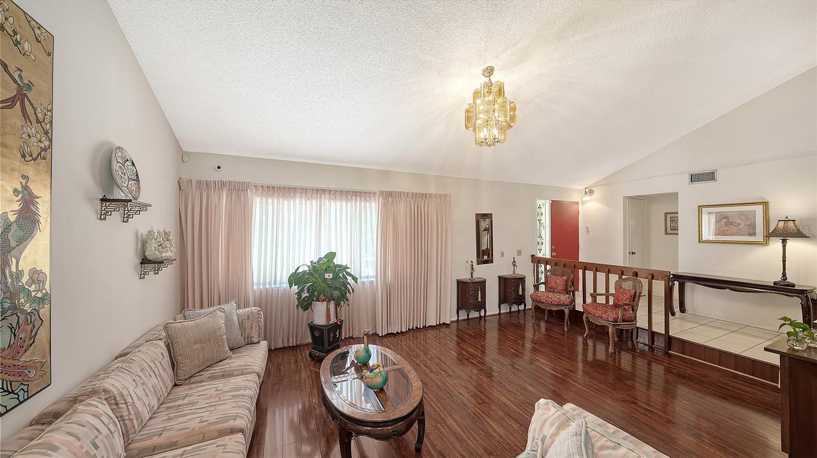 Listing Image #6